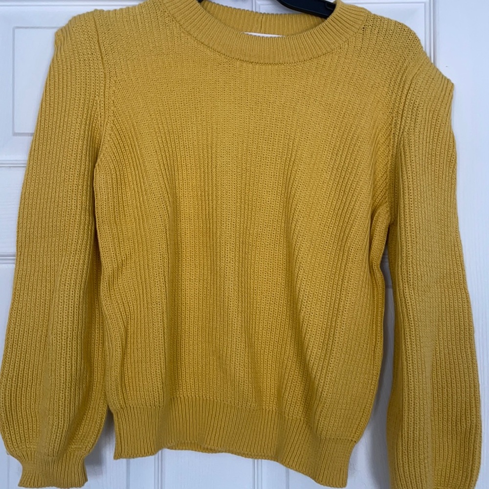 Frame Puffed Sleeve Sweater. Never worn. No tags